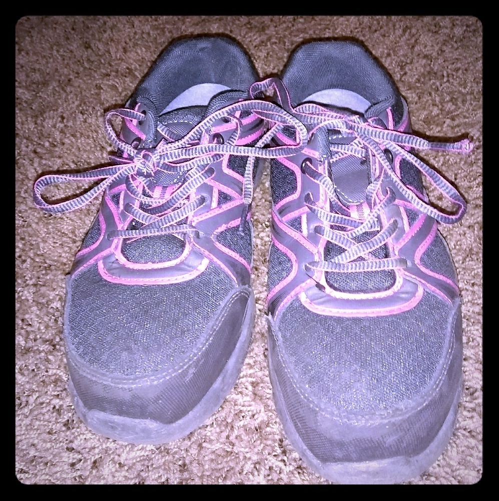 Women's steel toe tennis shoes